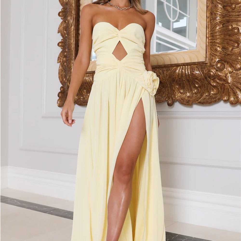 Hello Molly SECRET ROSE STRAPLESS MAXI DRESS In BUTTER Yellow
